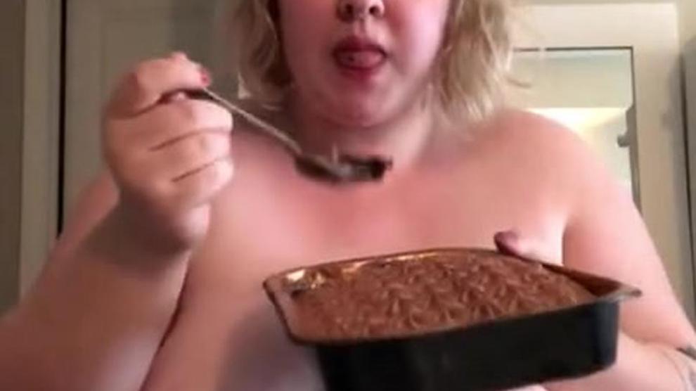 Big Fat Nude Bbw Indulges In Chocolate Cake Porn Videos