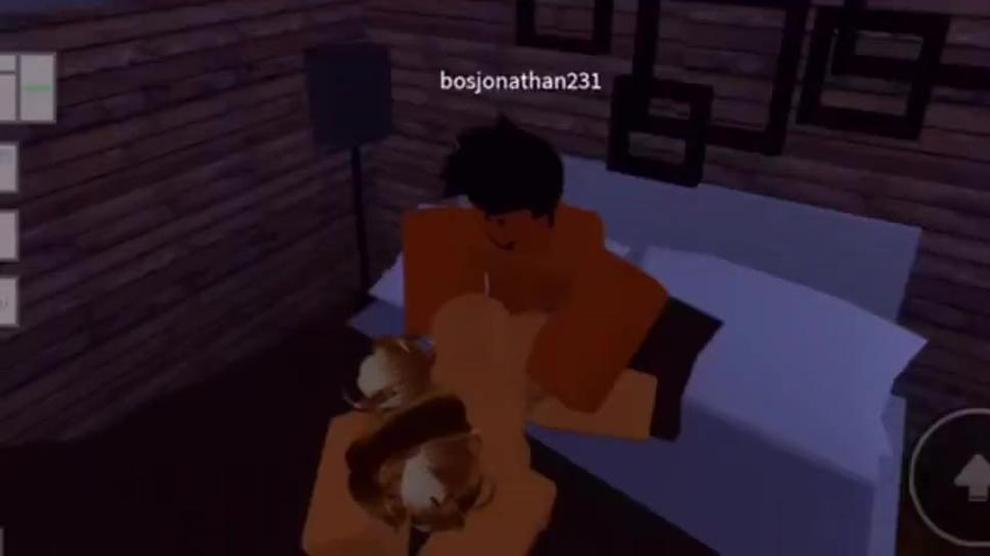 Hot Roblox Girl With Fat Ass Gets Fucked By Her Friend