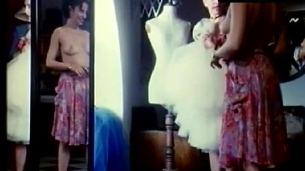 Anna Ammirati Breasts Butt Scene In Frivolous Lola Porn Videos