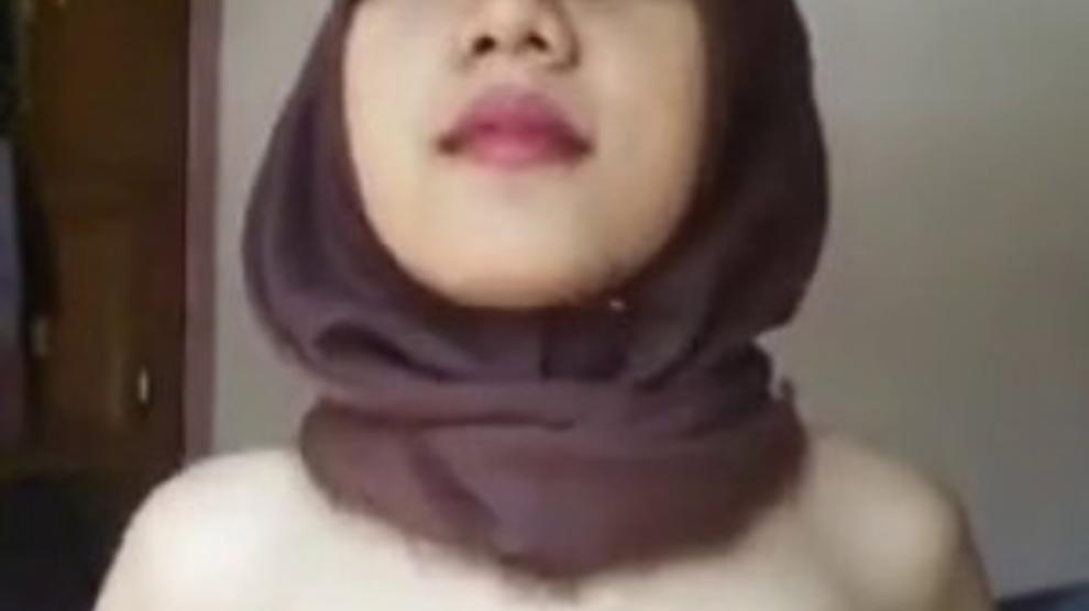 Indonesian Hijab Big Boobs Porn Videos