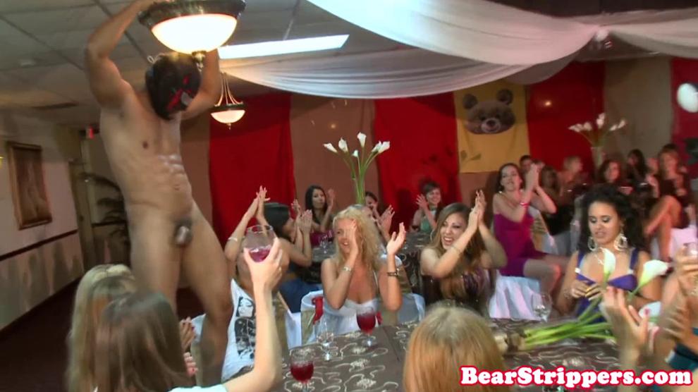 Dancing Bear Girlfriend Sucks Off Stripper At Dinner Party Porn Videos