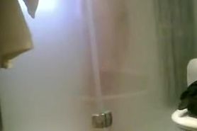 Nude body of amateur spied through shower curtains