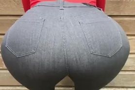 Incredible booty in jeans