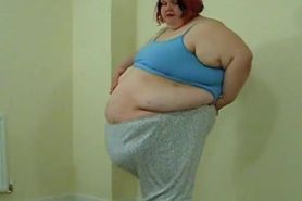 Big Belly SSBBW - Weighing