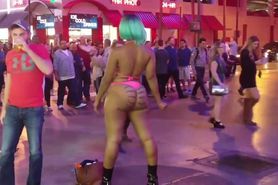 Las Vegas big booty girl causes a stir!