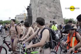 Protesta nudista