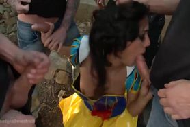 Snow White in Trouble