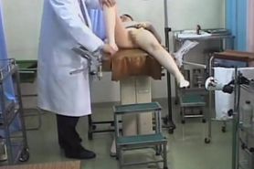 Jap girl gets her pussy drilled by her gynecologist