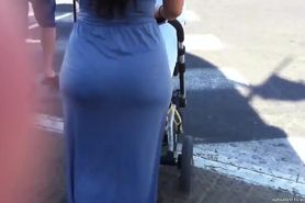 Thick ass in blue dress