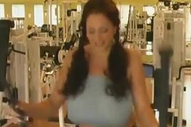 nadine_working_out