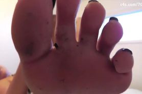 Anais Jolie Dirty Feet
