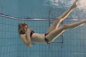 Nastya decided to do erotics underwater