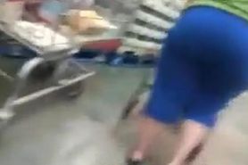 Big ass Milf in blue shorts