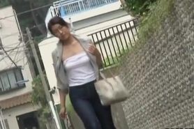 This ladies boobs experienced shuri sharking on the street