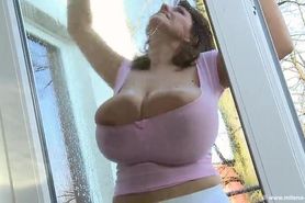 Window Cleaner Has Huge Boobs