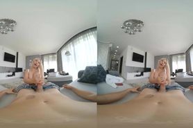 Kyra Hot VR
