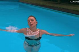 Hottest Russian babes in the swimming pool in 4k