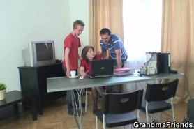 GRANDMA FRIENDS - Meeting in office ends up threesome fucking
