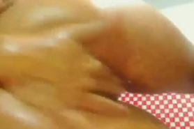 cam girl cant stop squirting - more videos of her on freakygirlcams.co.uk