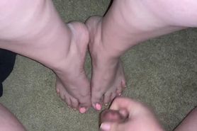 I cum all over Latina whore's sexy feet