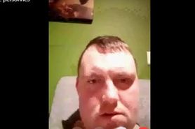 Dimitry Peeters masturbeert op webcam voor een 08-jarig meisje