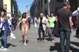 Nude in the middle of the Crowded street