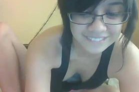 Thicc asian camwhore tries to get knuckle deep in her asshole.