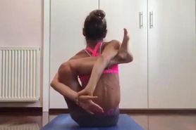 Magic yoga legs buddhasana 3.mp4