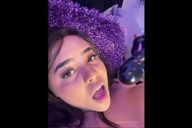 THICK LATINA WITH BIG TITTIES AND BIG BOOTY RUBBING HER PUSSY AND SQUIRTING