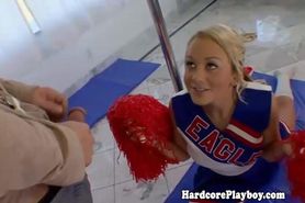 Flexible teen cheerleader loves the dick