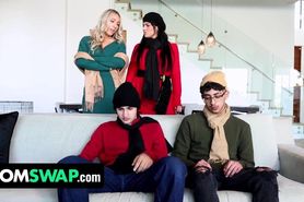 Stepmoms Bunny Madison & Mona Azar Caught Their Naughty Stepsons Sneak Out And Screw Them - Momswap