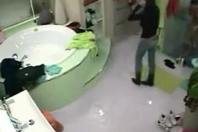 Big Brother NL 5 - Ladies nude shaving in shower
