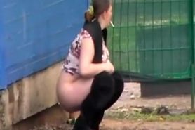 Pregnant Woman go to pee