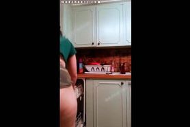 Thick PAWG twerking in the kitchen (THICK)