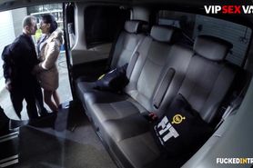 VIP SEX VAULT - Brunette Lady Any Maax Got Dicked Down By Cabbie