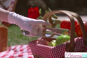 Petite Blonde Kenzie Reeves Hot Picnic Screw With Bf S1:E10