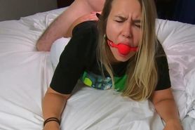 Sodomie douloureuse avec sa petite amie et ejaculation dans le cul