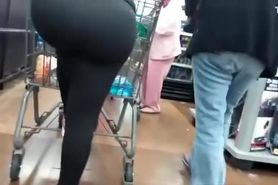 Big butt stretched the tights