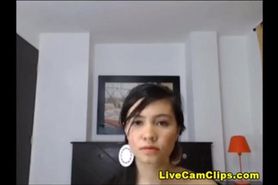 Hot Asian teen shaking and squirting on webcam