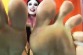 Clown feet joi game :3