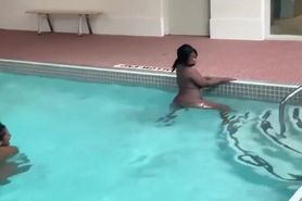 Ass shakin pool water