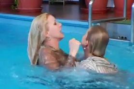 Lesbian fantasy in the pool