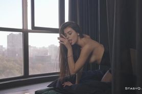STASYQ - Stunning beauty IdaQ stripping in a hotelroom