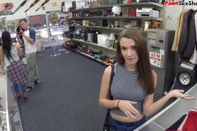 Brunette sexy skinny babe goes to the pawnshop for some sex