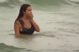 Candid hot girls perfect bootys in sexy bikinis at the beach