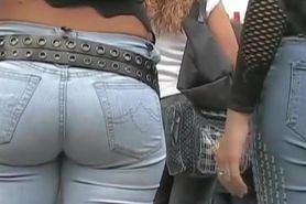 Gorgeous teen ass in tight jeans putting on a show