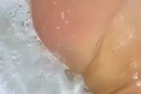 Eliza Rose Watson Nude Bath OnlyFans Video Leaked