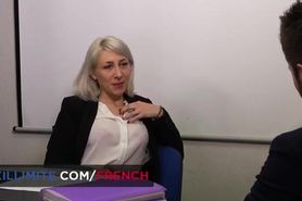 Elderly therapist seduces her client on anal fucking