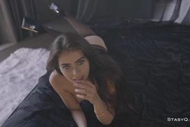 STASYQ - Stunning Beauty IdaQ Stripping In A Hotelroom