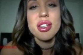 Lindsey  lipstick  tease